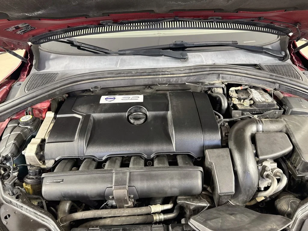 Used 2013 Red Volvo 3.2 image 35