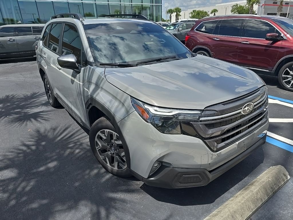 2025 Subaru Forester Premium's photo