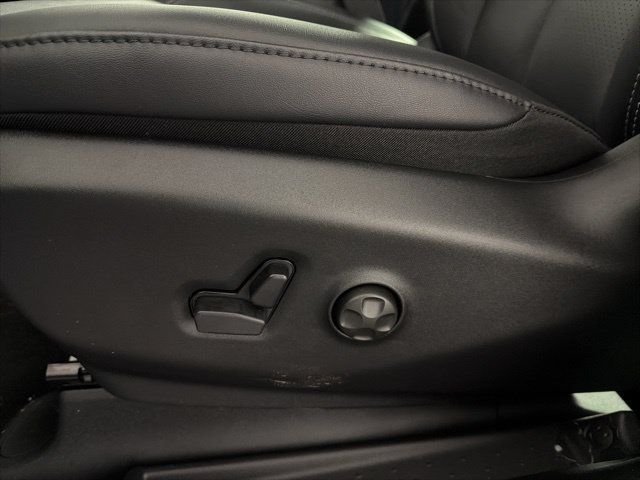2026 Chrysler Voyager LX - Photo 15