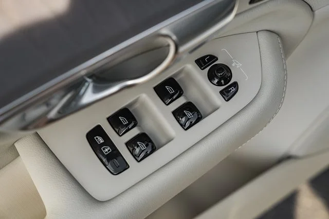 New 2026 Crystal White Volvo T8 Ultra image 41