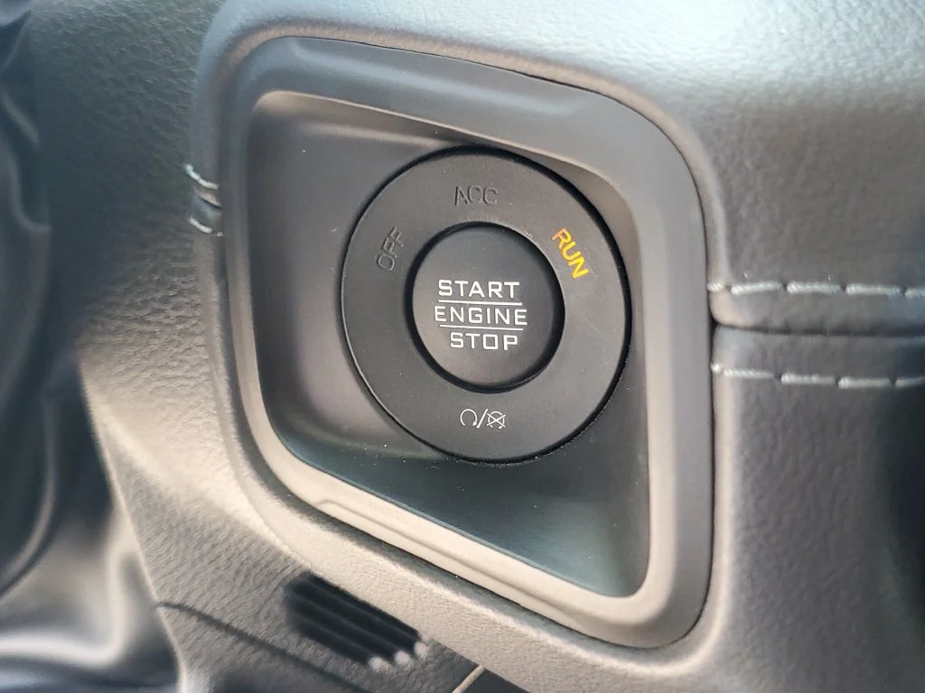 Used 2025 Gray Jeep Sahara 4xe image 22