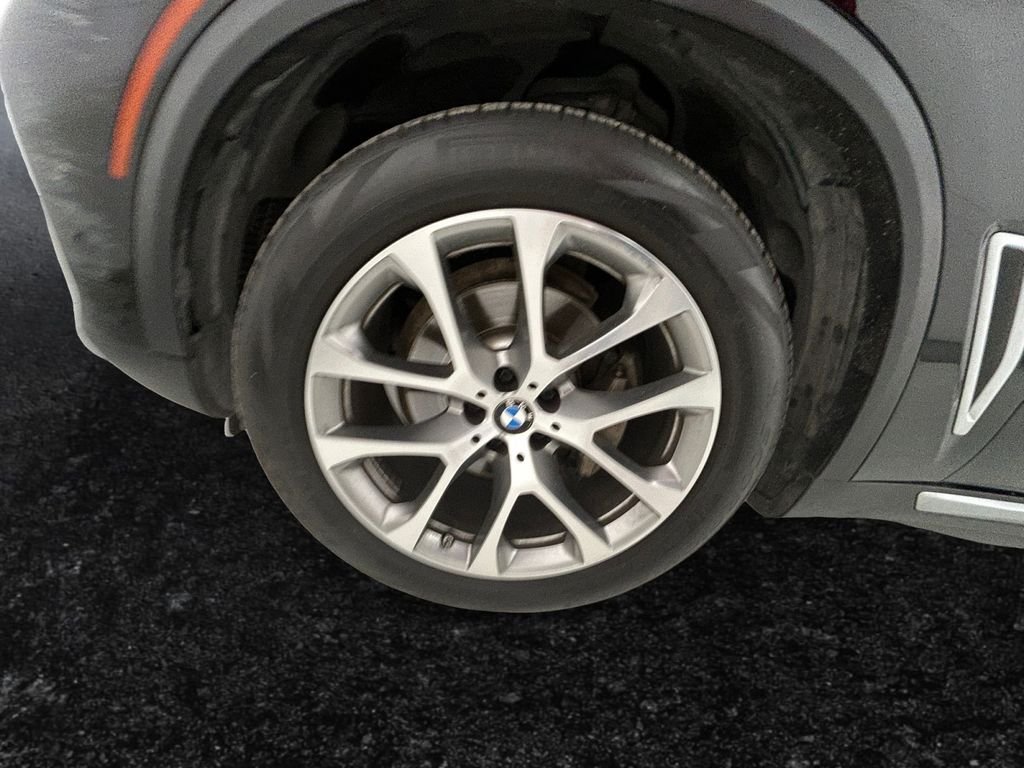 Used 2020 Black BMW sDrive40i image 27