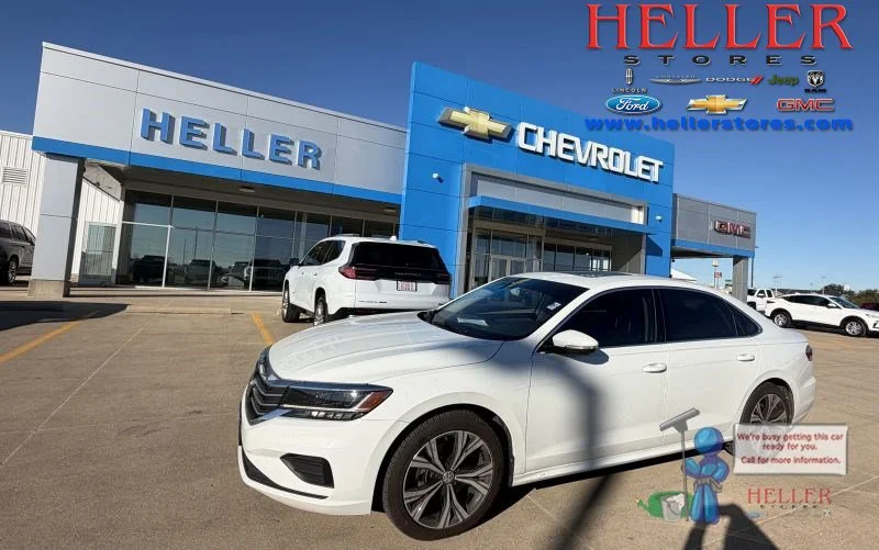 Used 2021 Pure White Volkswagen 2.0T SE image 1