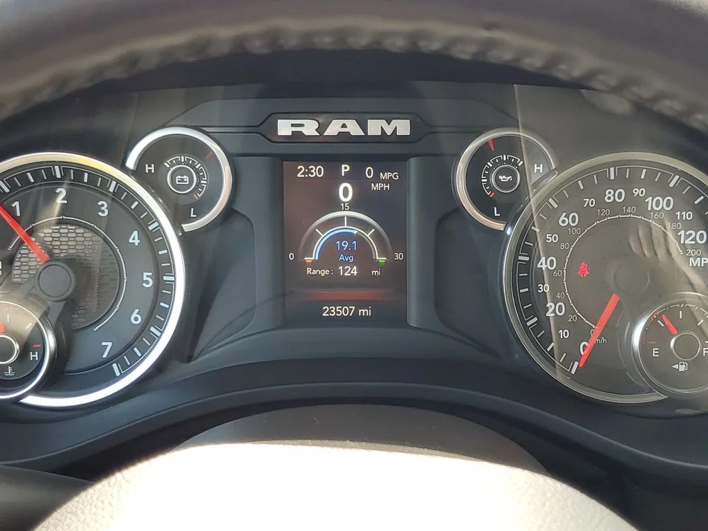 Used 2023 White Ram Big Horn/Lone Star image 14