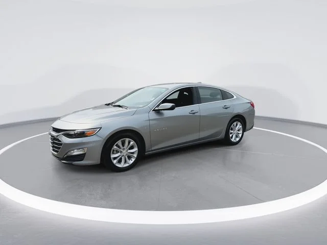 Used 2025 Gray Chevrolet LT image 4