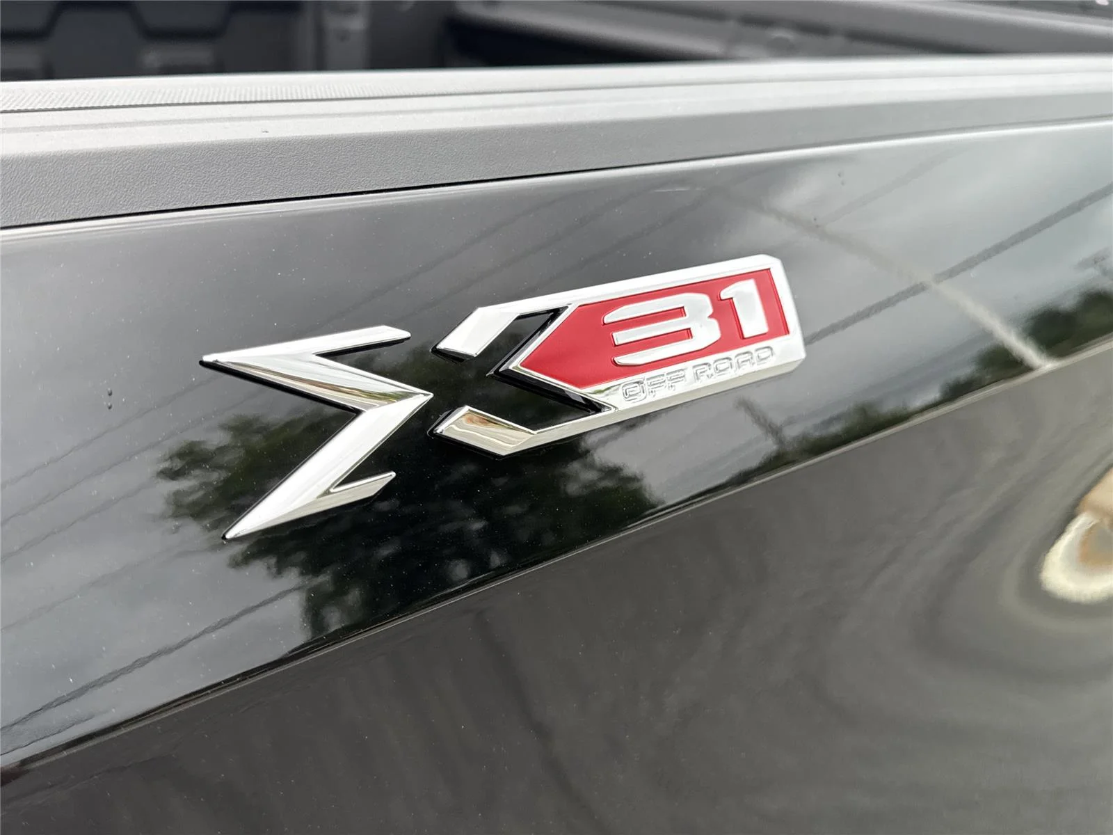 New 2026 Onyx Black GMC Elevation image 38