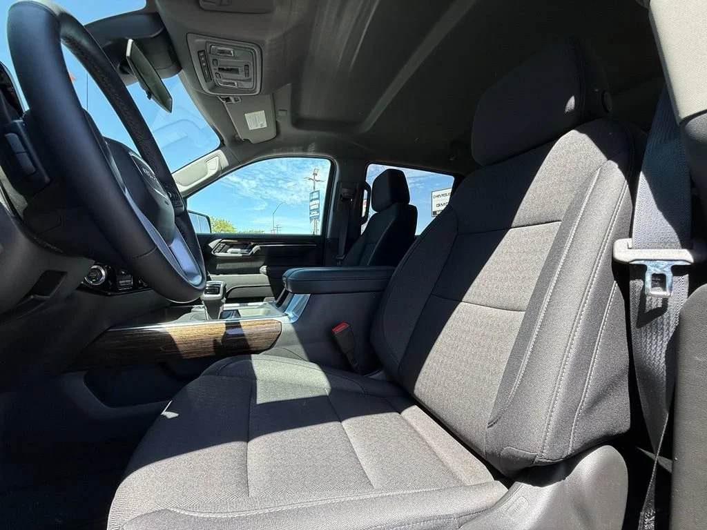 New 2026 Onyx Black GMC Elevation image 32