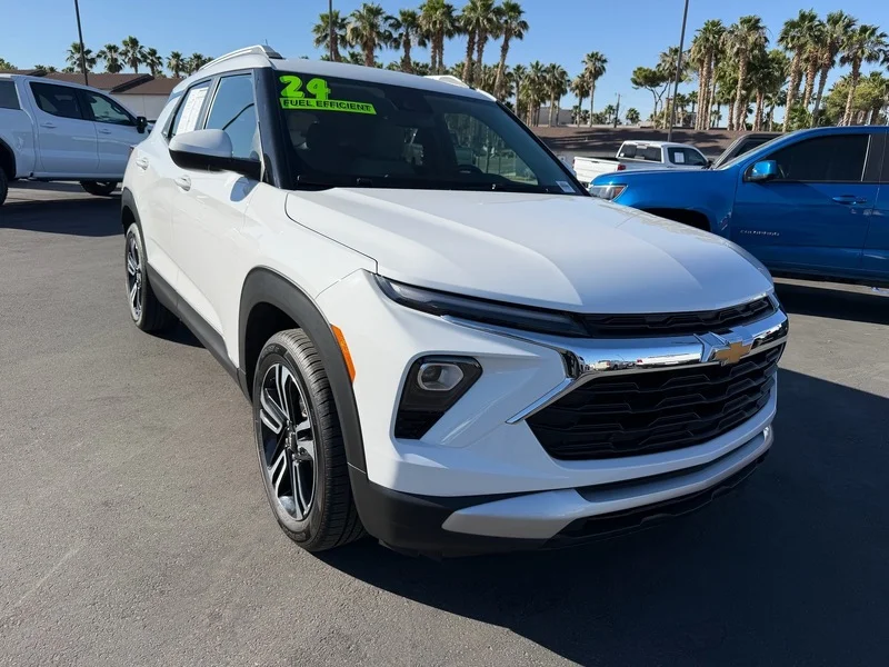 Used 2024 Summit White Chevrolet LT image 1