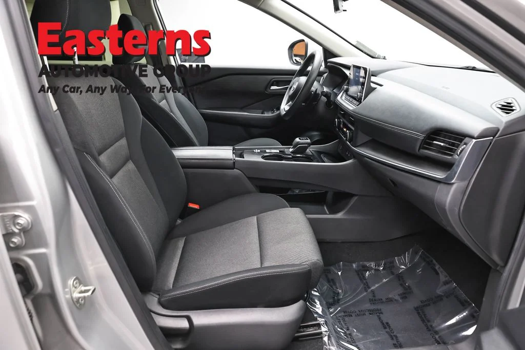 Used 2024 Silver Nissan SV image 23