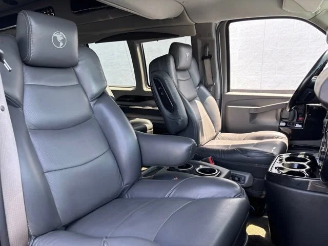 Used 2020 Summit White GMC Work Van image 21