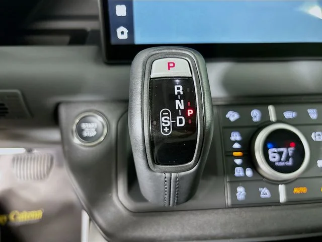 Certified Used 2025 Fuji White Land Rover S image 18