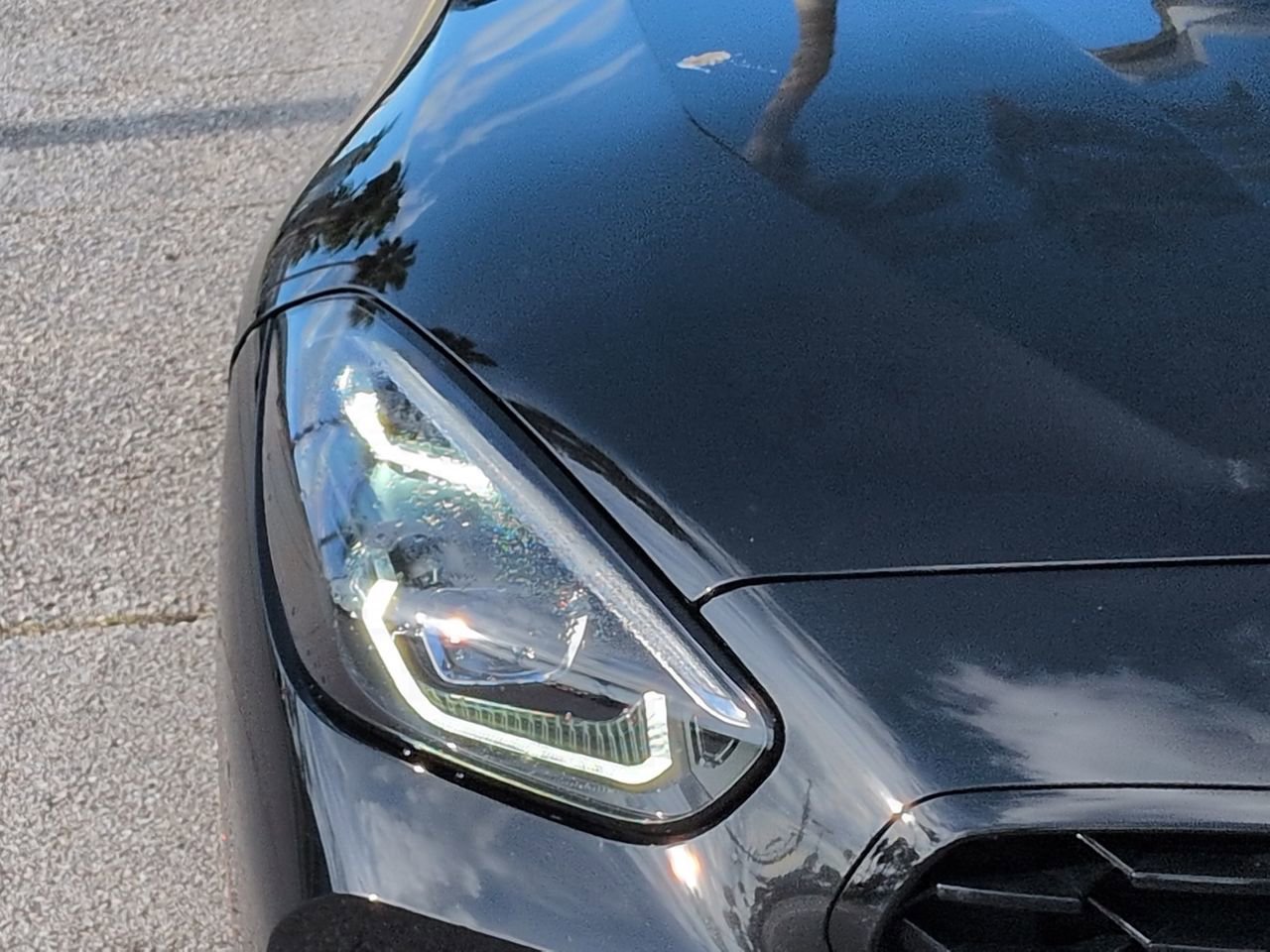 Used 2025 Black Sapphire Metallic BMW M40i image 9