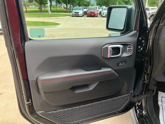 New 2026 Black Clear-Coat Exterior Paint Jeep Rubicon image 8