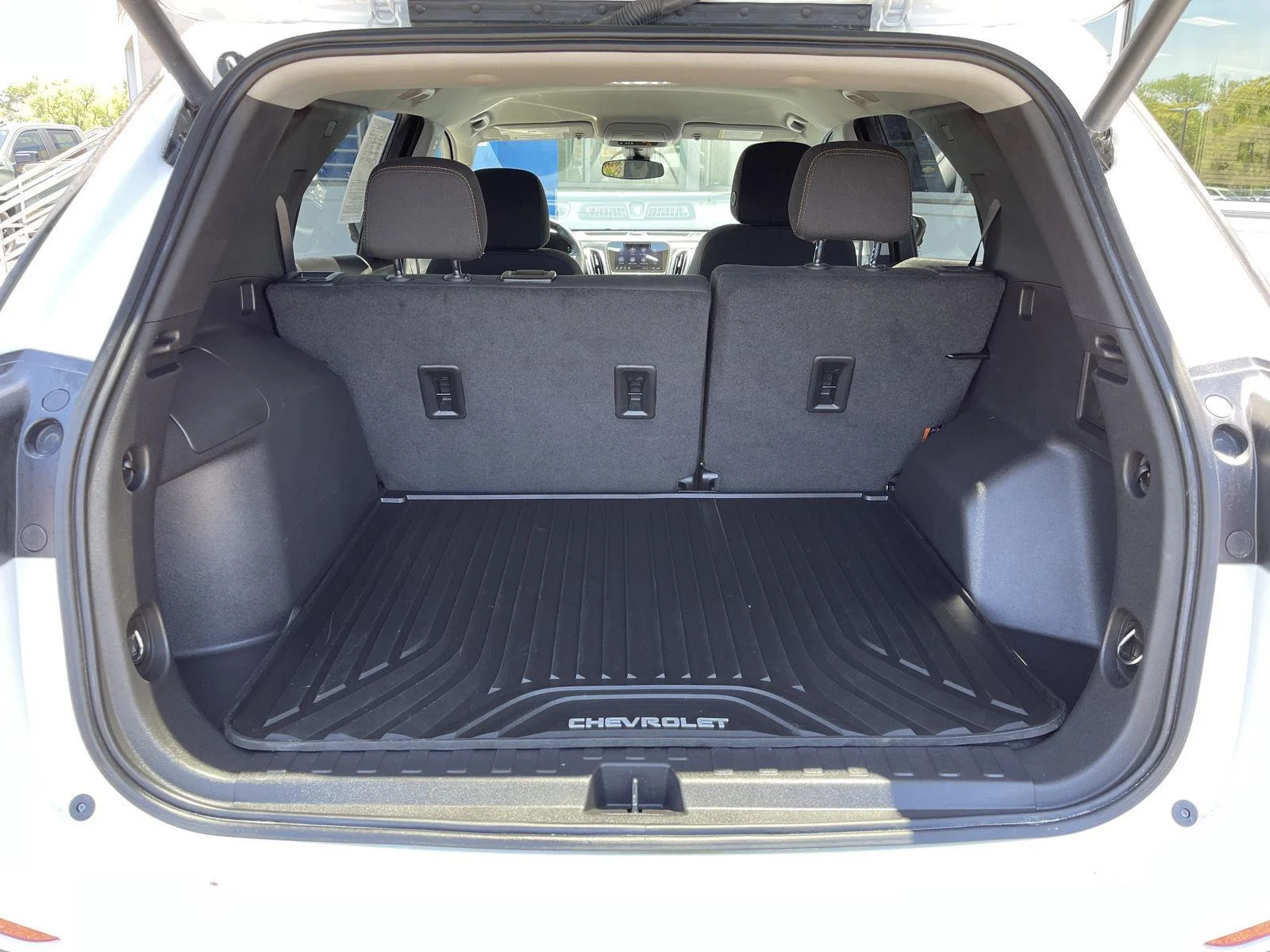Used 2024 Summit White Chevrolet LT image 37