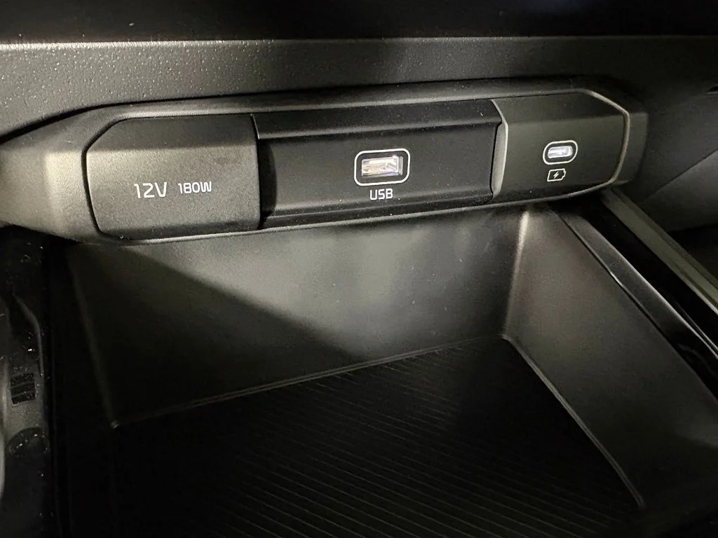 New 2026 Snow White Pearl Kia LX image 31