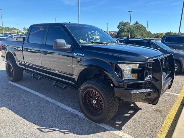 Used 2016 Black Ford XLT image 1