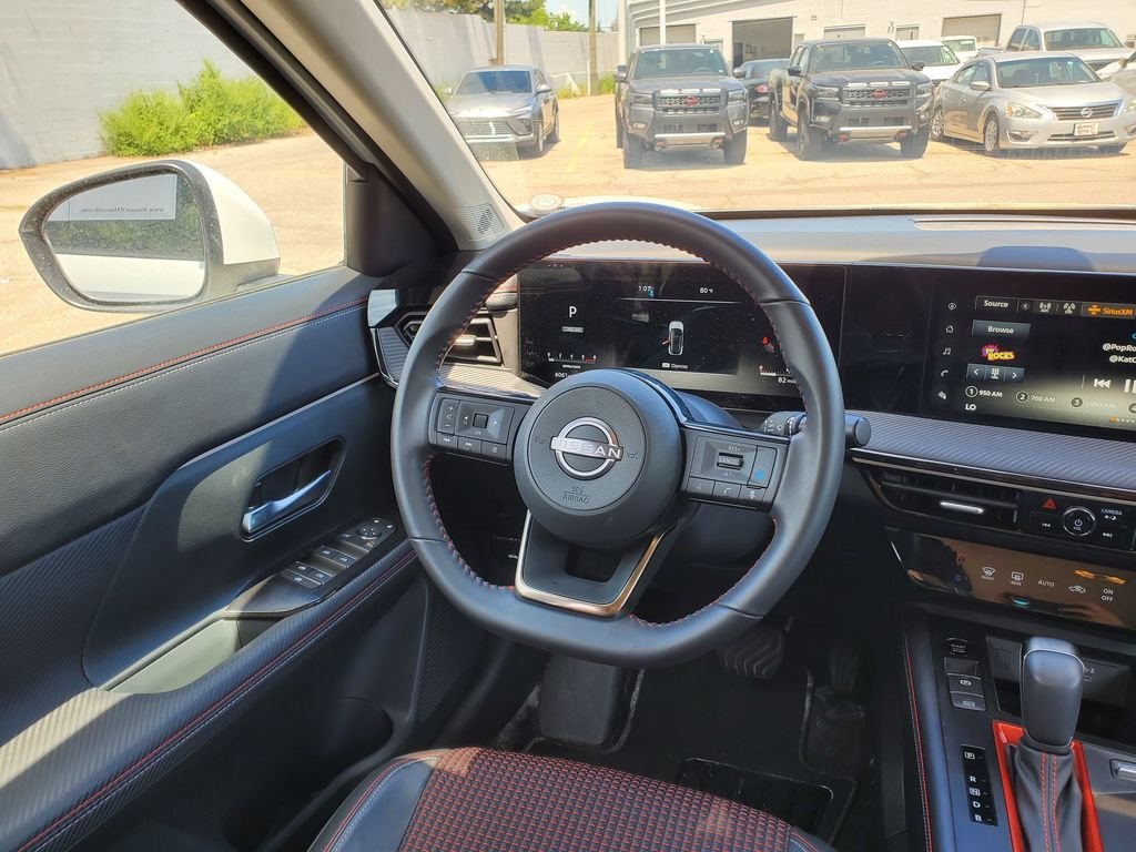 Used 2025 Aspen White Tricoat Nissan SR image 15