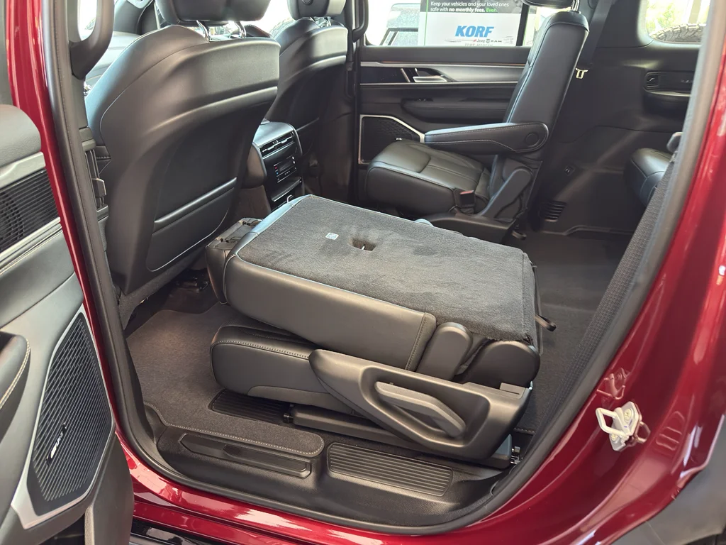 New 2026 Velvet Red Pearlcoat (DISC) Jeep Limited Altitude image 23