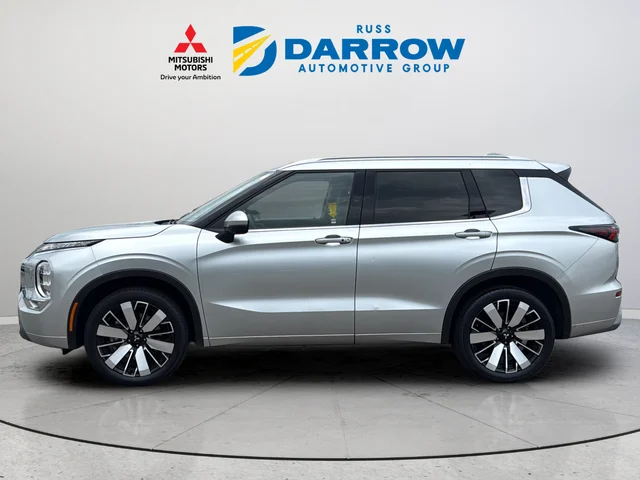 Used 2025 Silver Mitsubishi SEL image 2