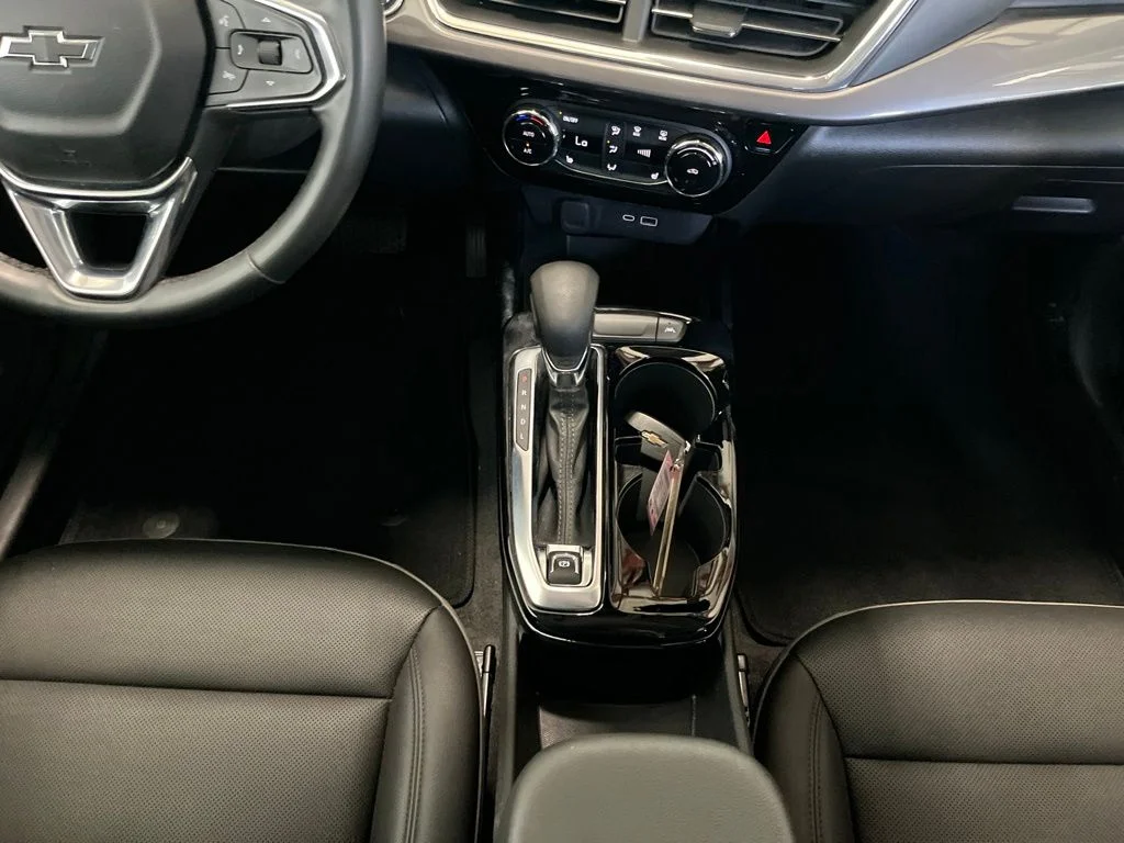 Used 2025 Green Chevrolet ACTIV image 10