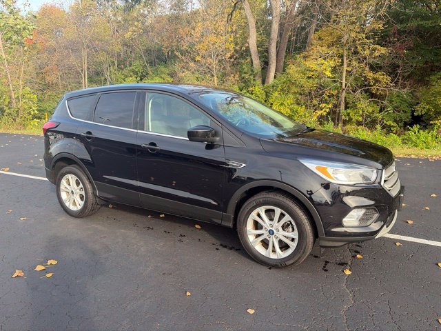 Used 2019 Black Ford SE image 9