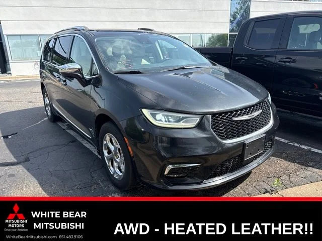 2021 Chrysler Pacifica Limited's photo