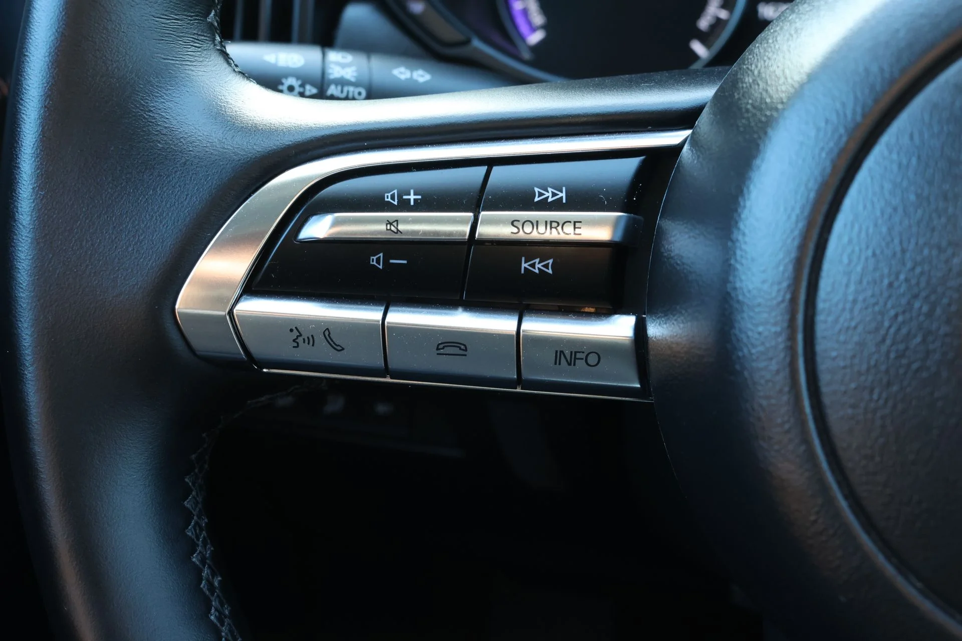 Used 2025 Gray Mazda Premium image 9