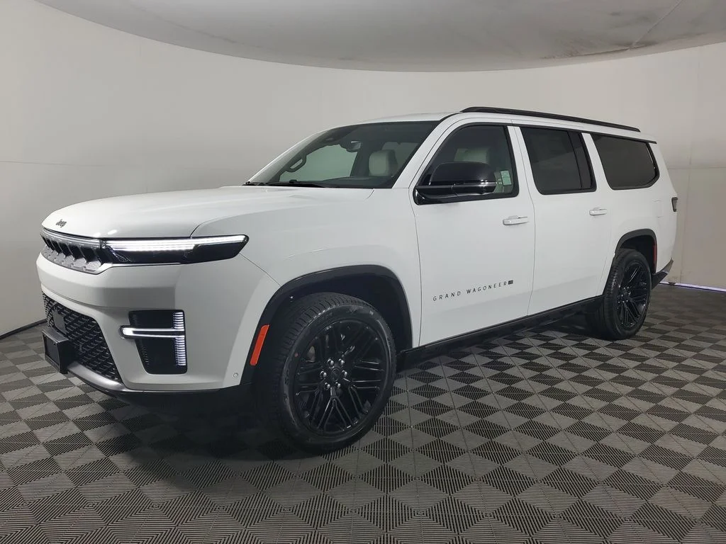 New 2026 Bright White Clear-Coat Exterior Paint Jeep Limited Reserve image 8