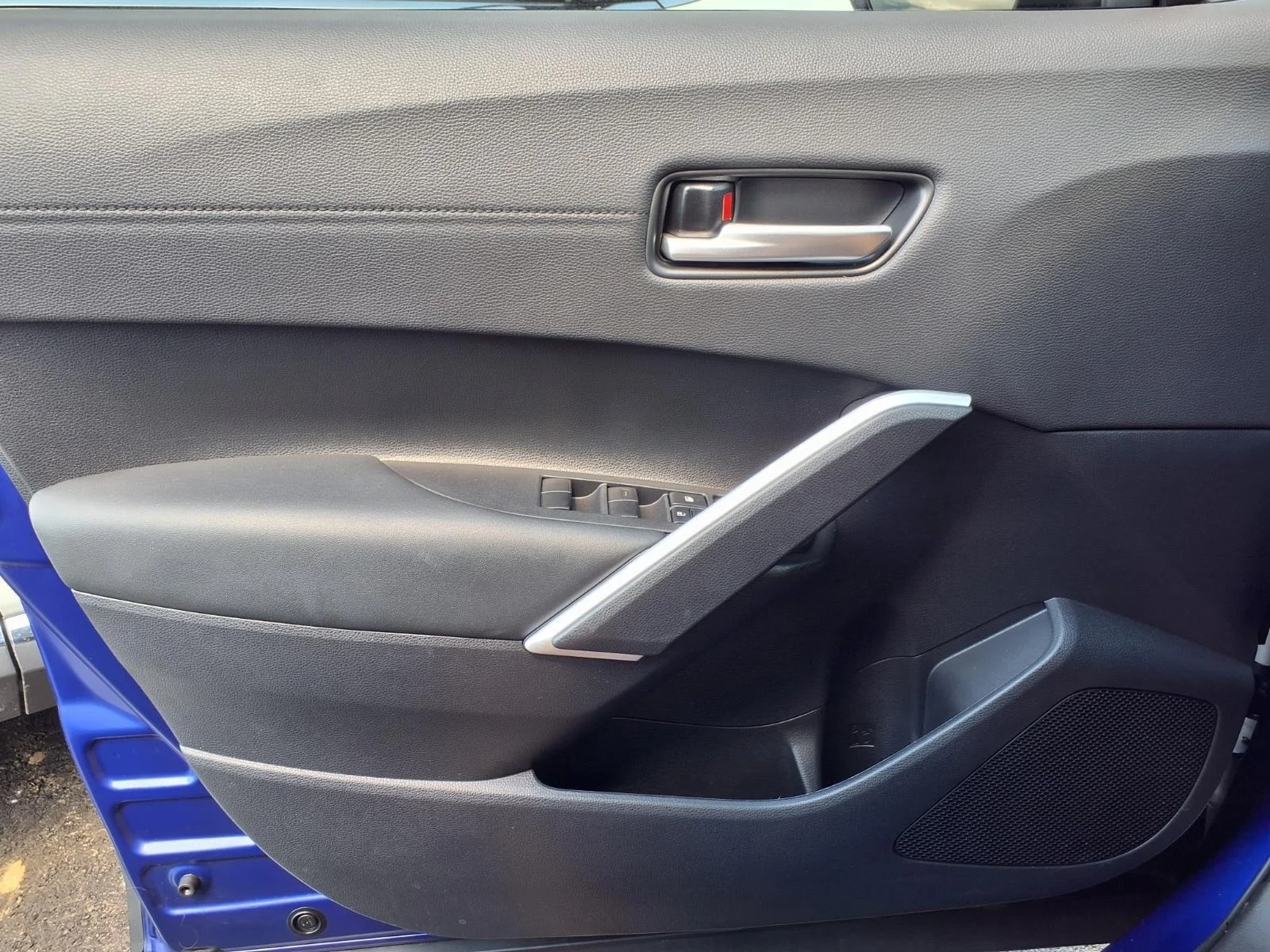 Used 2025 Blue Crush Metallic Toyota XLE image 18