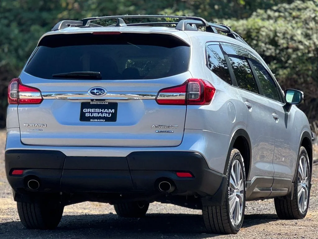 Used 2022 Silver Subaru Limited image 7
