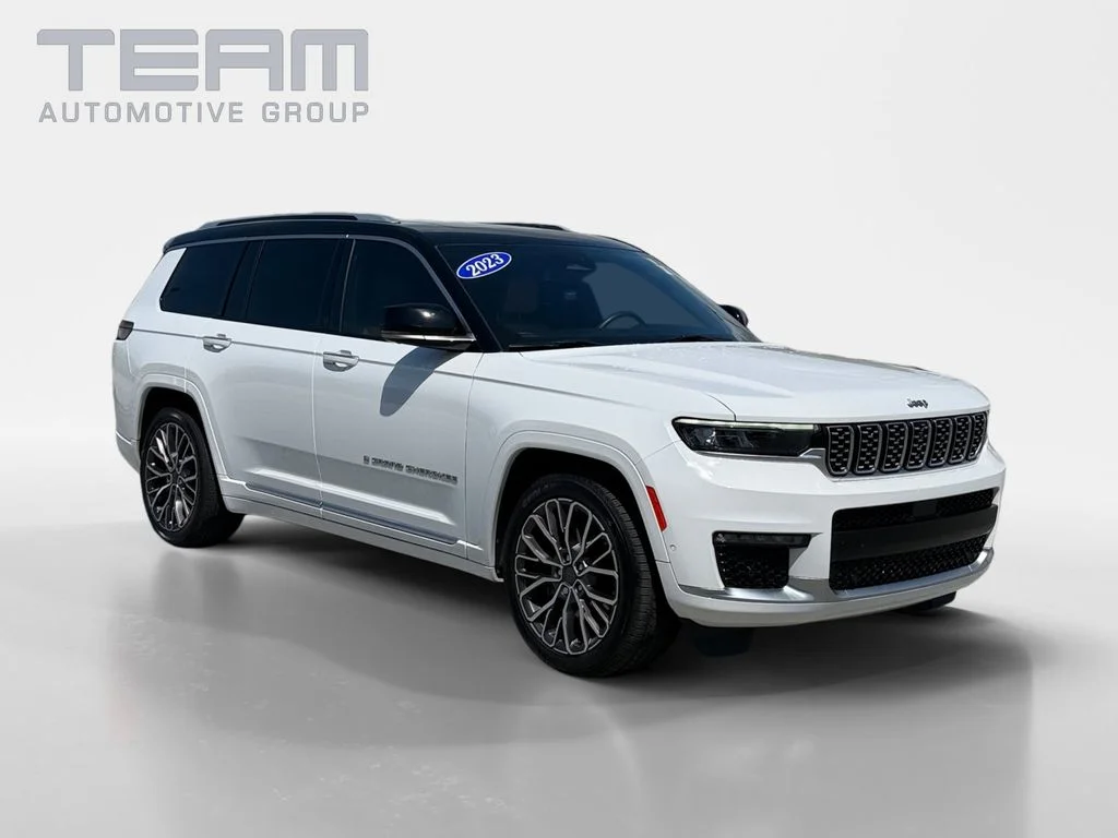 Used 2023 White Jeep Summit image 1