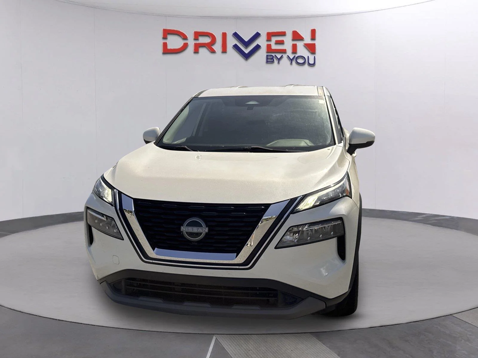 Used 2023 Pearl White Tricoat Nissan SV image 8