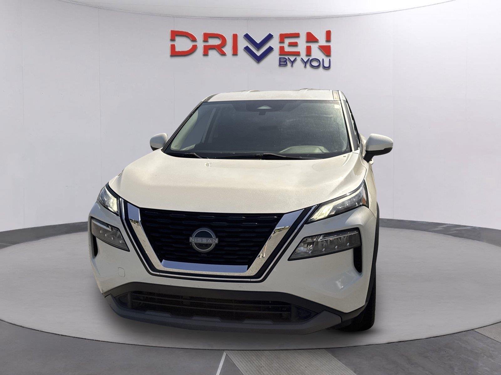 Used 2023 Pearl White Tricoat Nissan SV image 8