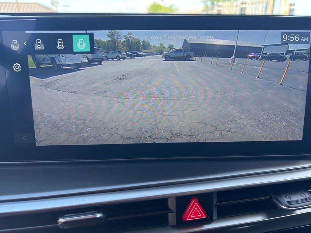 Used 2025 Red Kia LX image 30