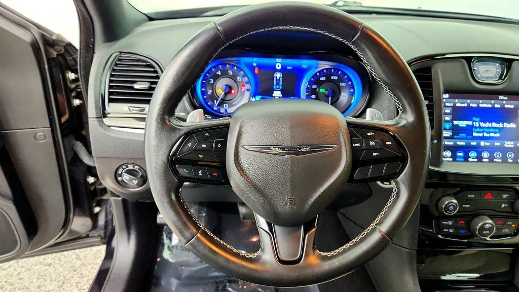 Used 2020 Gloss Black Chrysler 300S AWD image 13