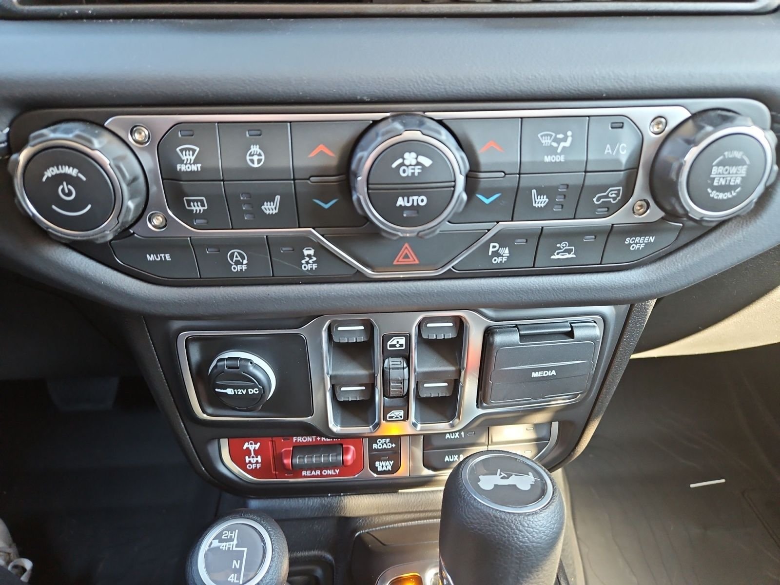 New 2026 Black Clearcoat Jeep Rubicon image 28