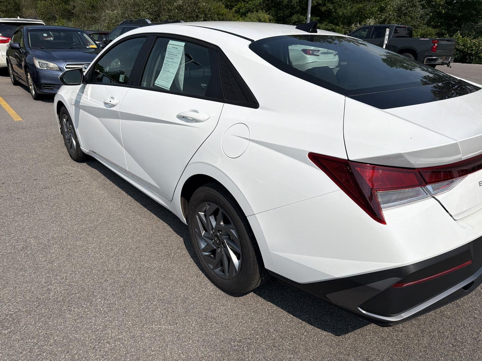 Used 2024 Serenity White Hyundai SEL image 4