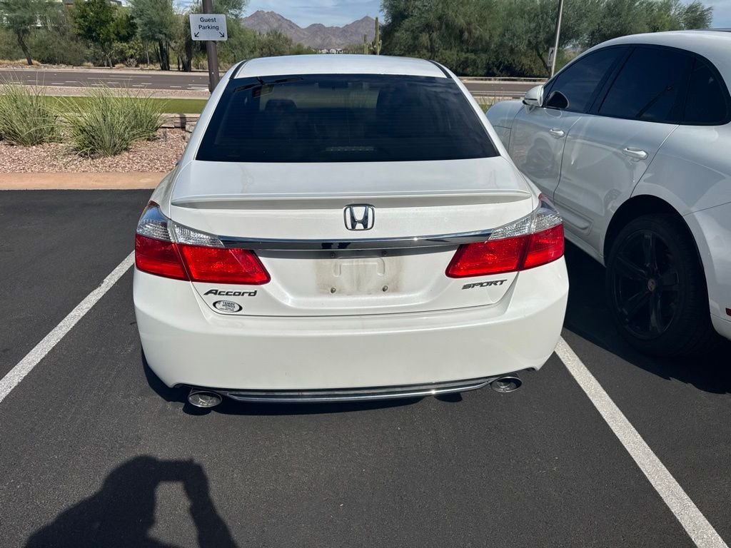 Used 2015 Crystal Black Pearl Honda Sport image 5