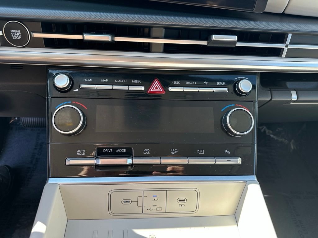 Used 2026 White Hyundai SE image 15