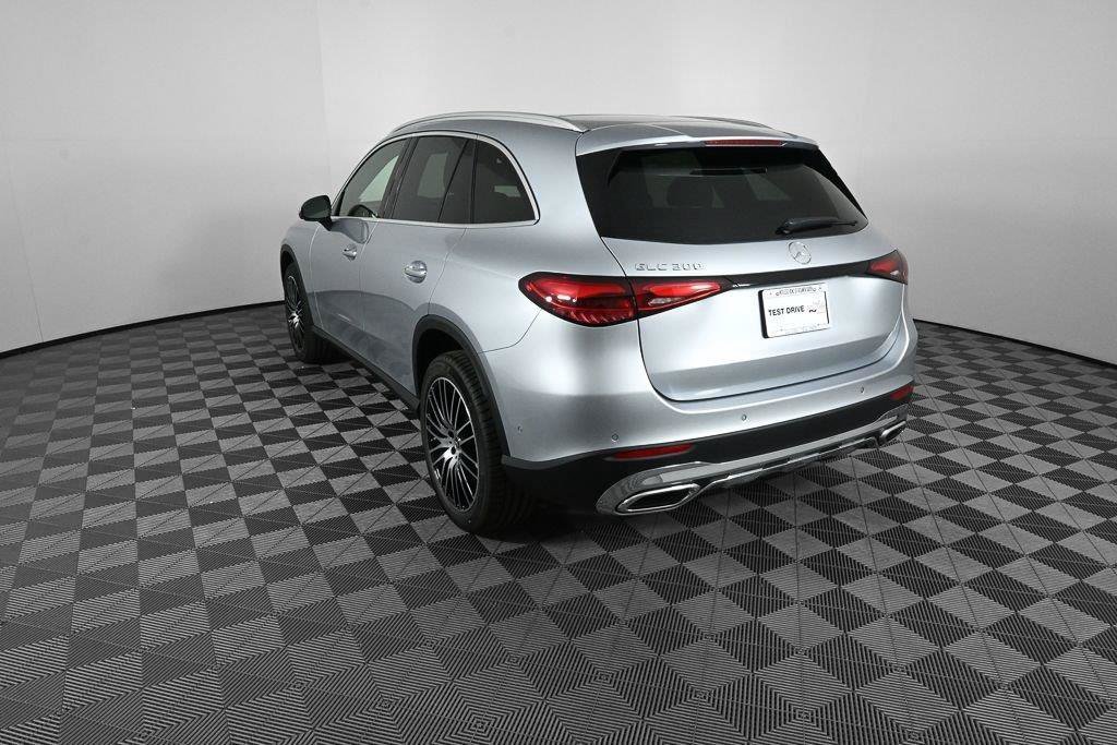 New 2026 Cirrus Silver Metallic Mercedes-Benz GLC 300 image 42