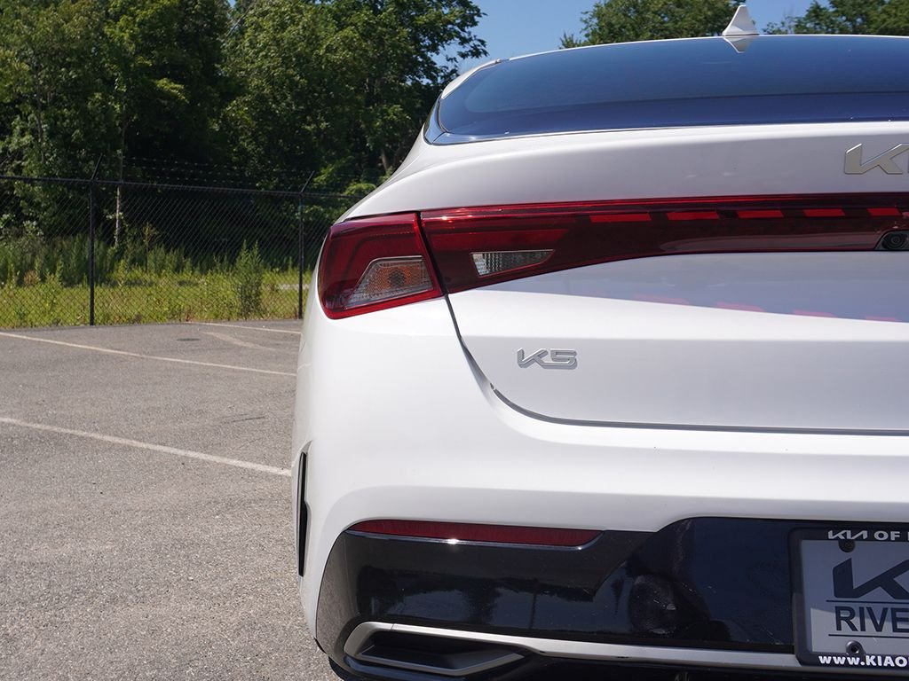 Used 2024 White Kia LXS image 15
