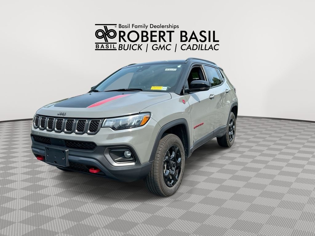 Used 2024 Gray Jeep Trailhawk image 4