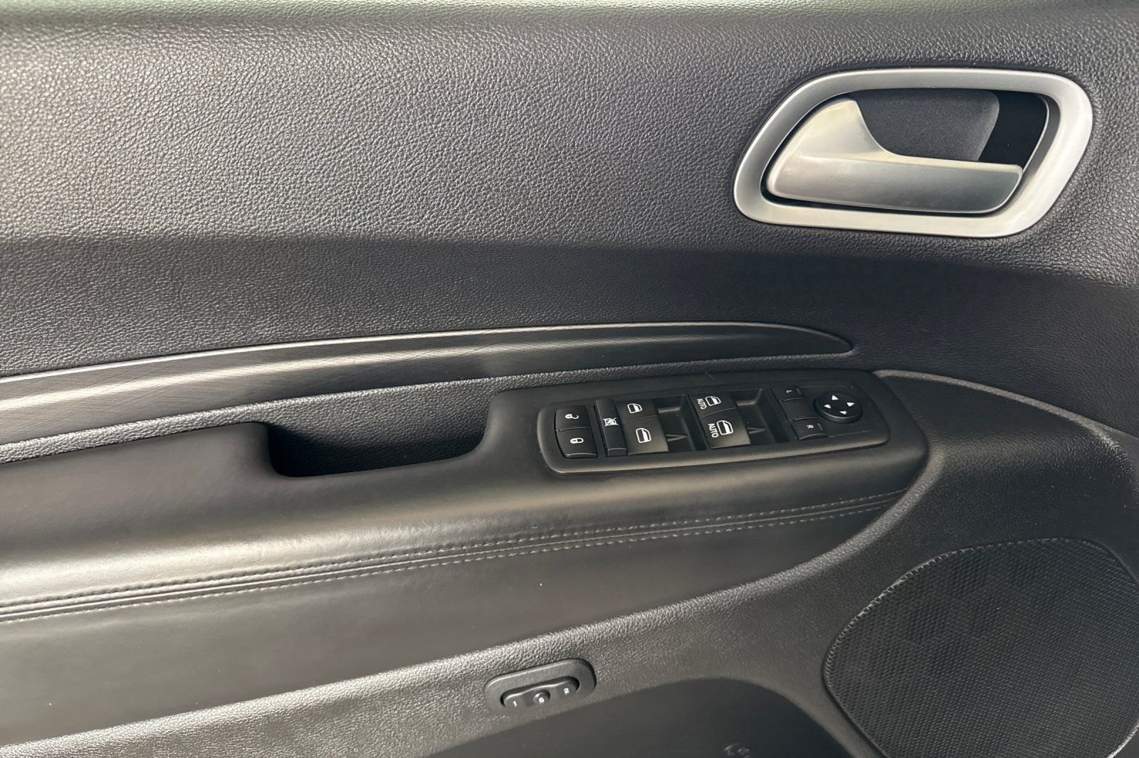 Used 2020 Black Dodge Citadel image 10