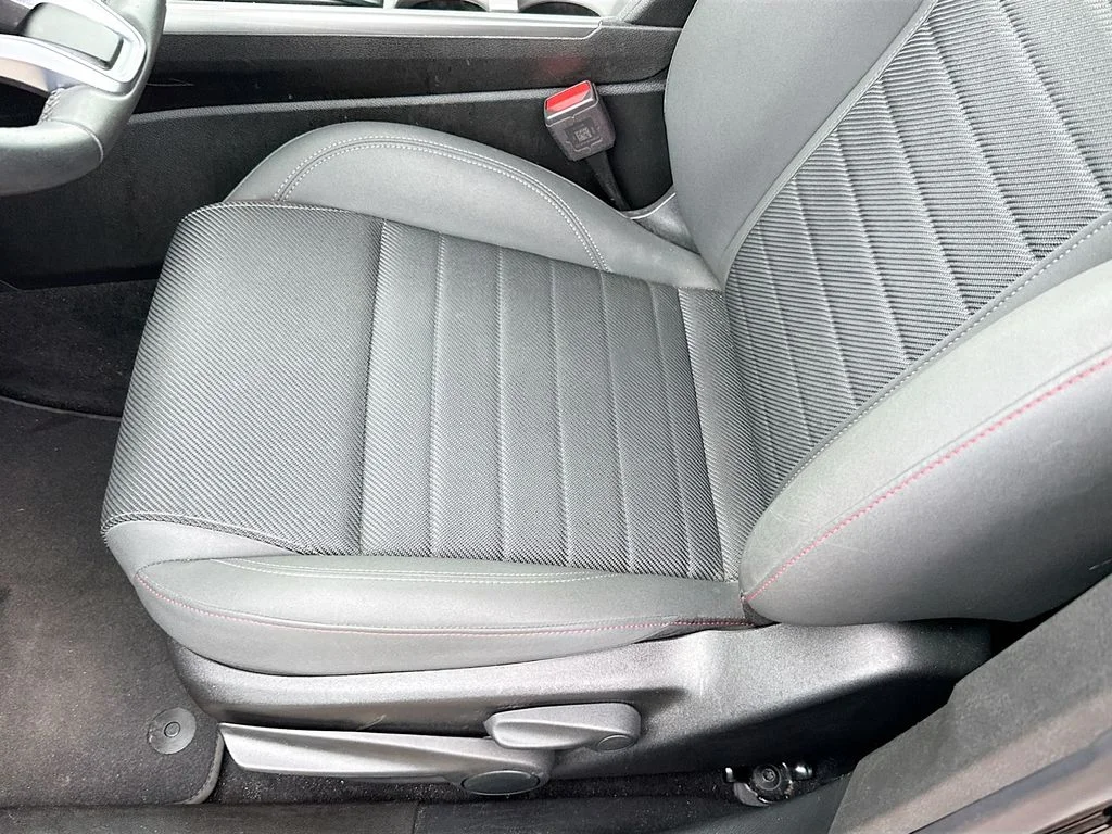 Used 2024  Dodge GT image 21