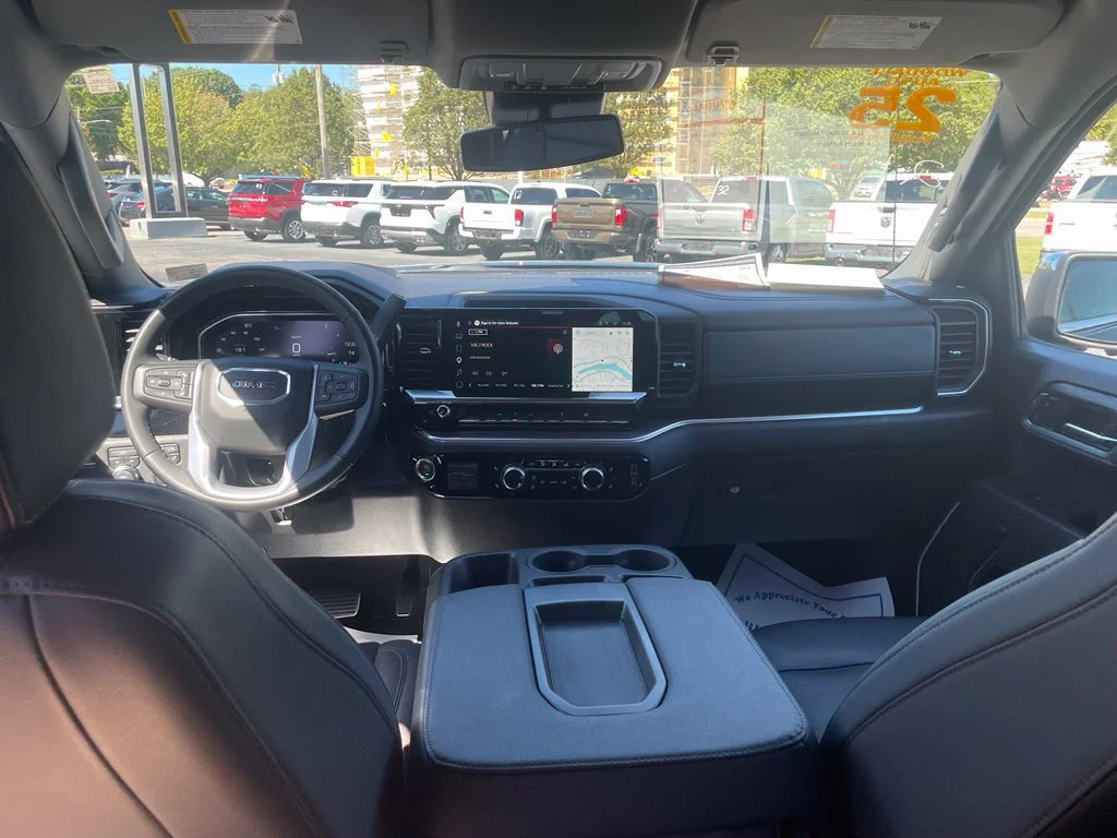 Used 2025 Onyx Black GMC SLT image 26