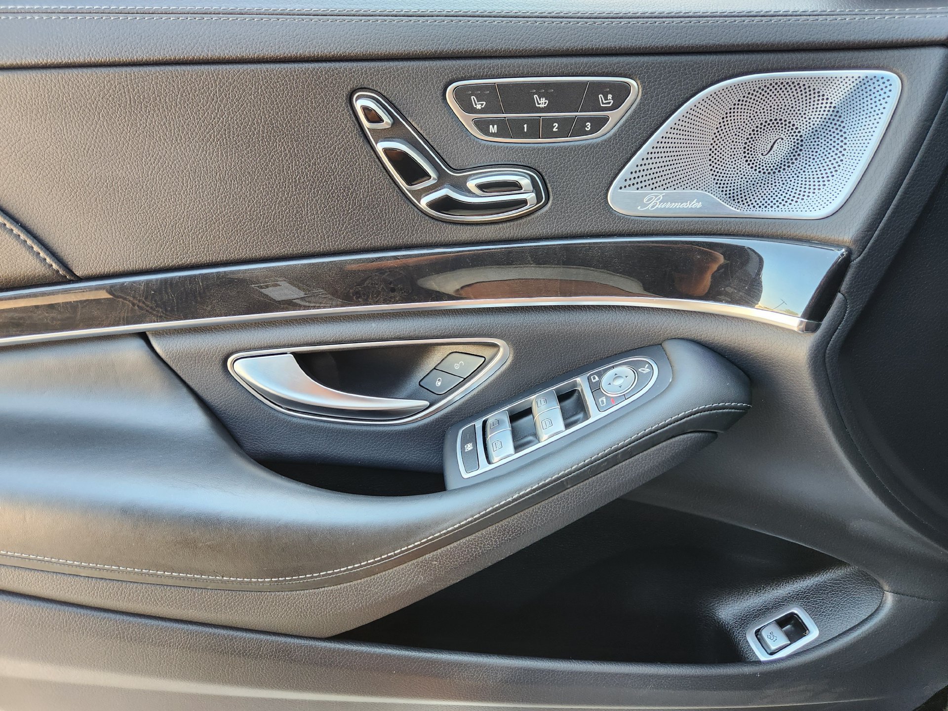 Used 2020 Magnetite Black Metallic Mercedes-Benz S 560 image 24