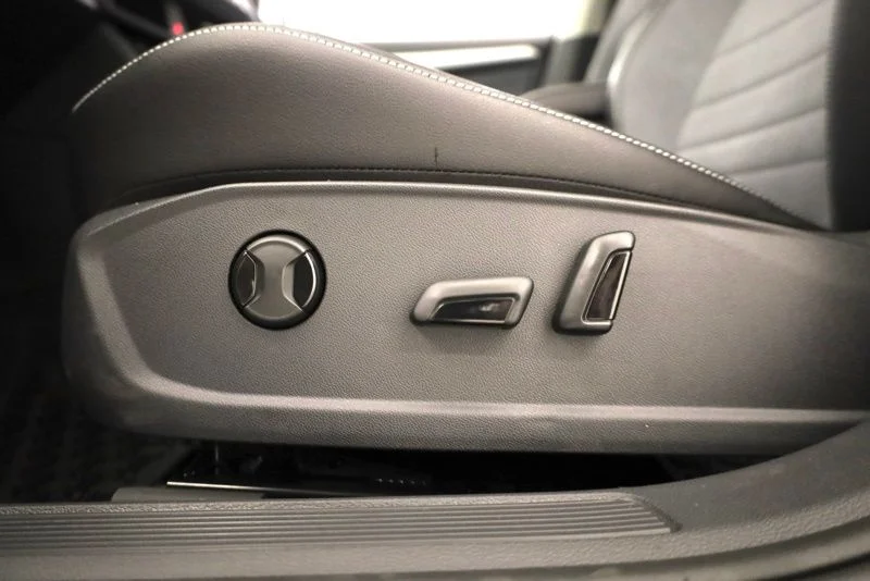 New 2026 Gray Volkswagen 1.5T SE image 11
