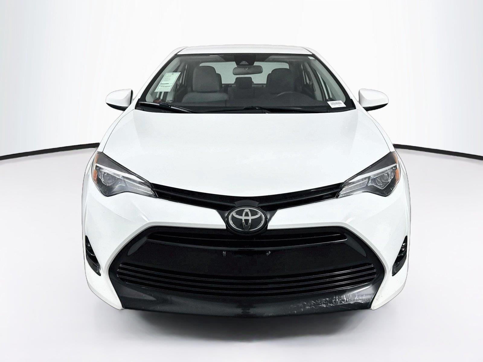Used 2018 Super White Toyota L image 7