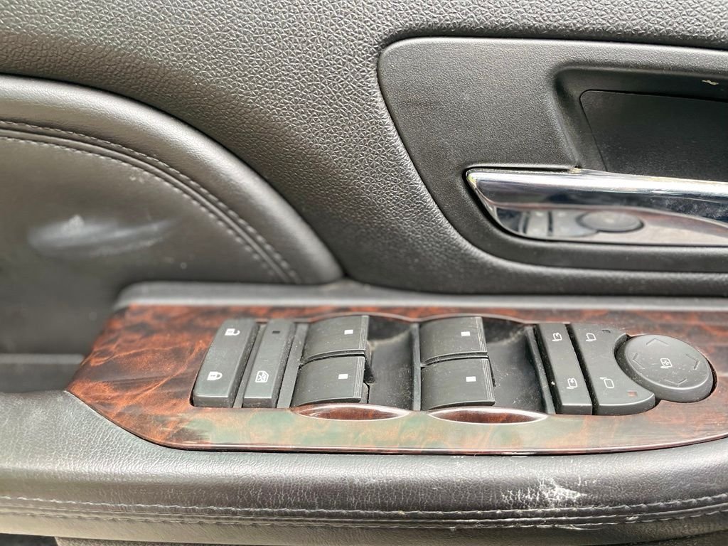 Used 2007 Silver Birch Metallic GMC Denali image 7