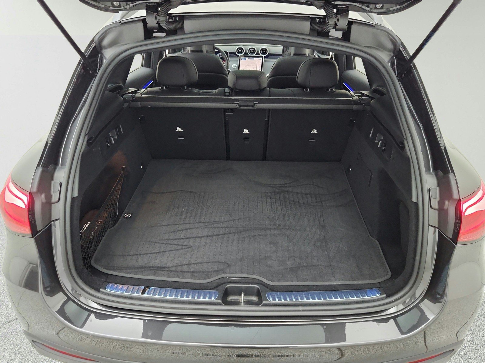 Certified Used 2024 Graphite Grey Metallic Mercedes-Benz GLC 300 image 29